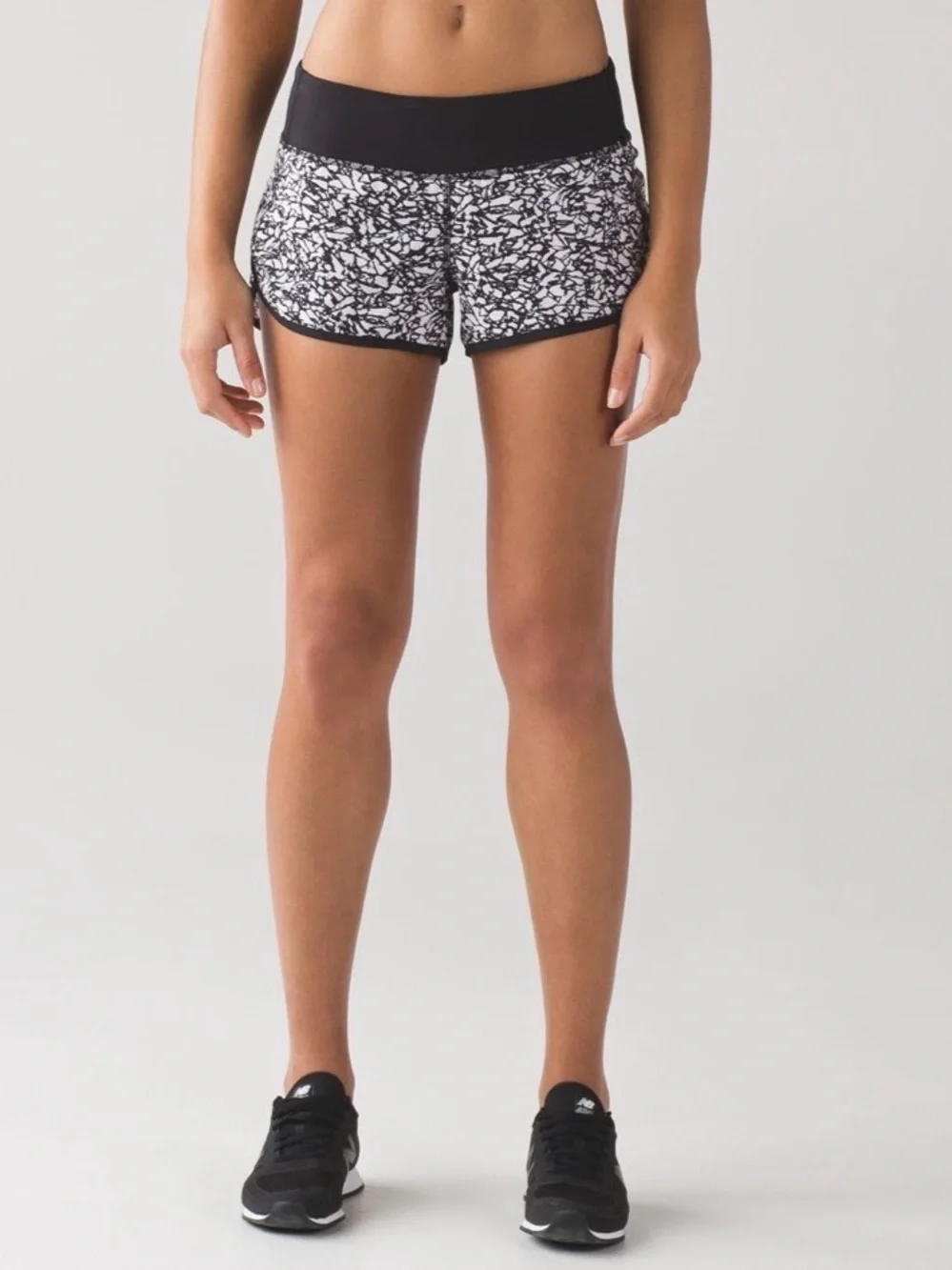 Lululemon Speed Up Shorts 2.5